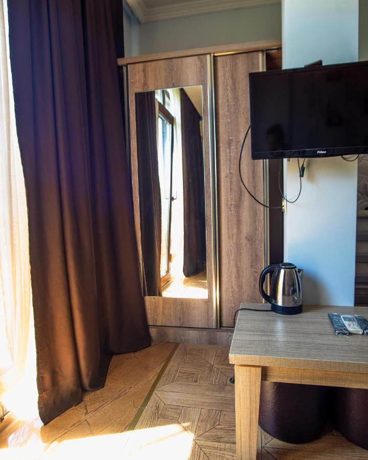 Porto Franco Hotel Batumi Bagian luar foto